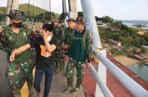 Seorang Pemuda Gagal Bunuh Diri Dari Jembatan 1 Barelang