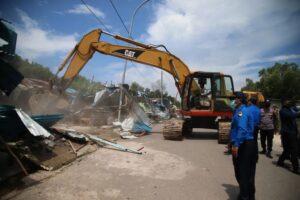 Buka Akses Jalan, Tim Terpadu Tertibkan ROW 30 M Jalan Industri Tanjung Uncang