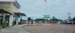 Upacara Penaikkan Bendera, Bupati Harapkan Catat Usulan Pembangunan Dan Percepat Rehap Rumah