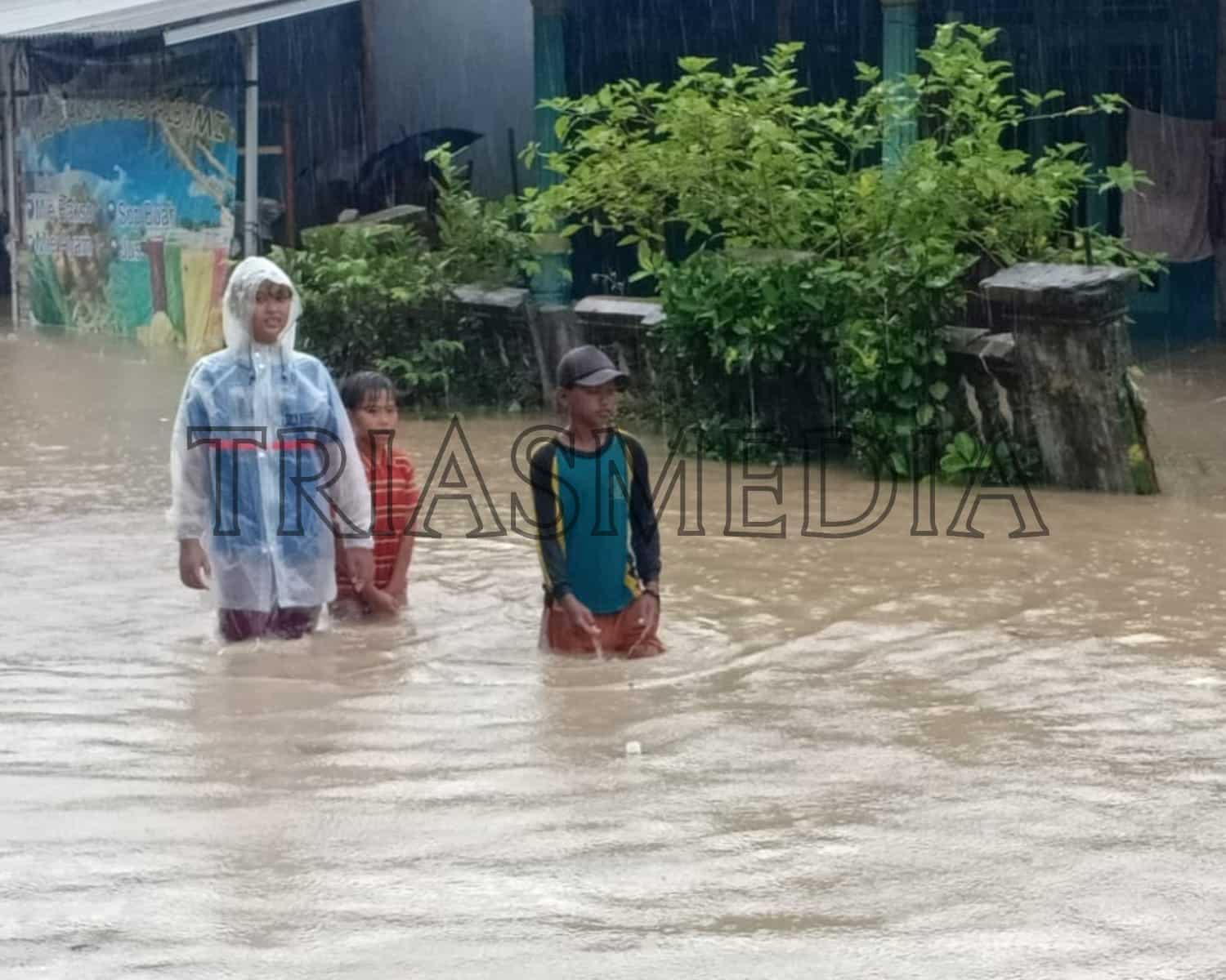 Empat Sungai Meluap Akibat Hujan Deras, Tiga Desa di Tegalbuled Sukabumi Banjir